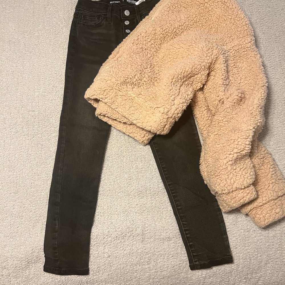 Outfit size 8/10 girls.
